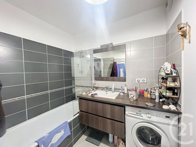 Appartement F3 à vendre - 3 pièces - 58.73 m2 - JUVIGNAC - 34 - LANGUEDOC-ROUSSILLON - Century 21 Granié Immobilier