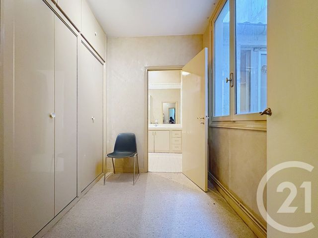 Afficher la photo en grand Appartement F2 à vendre - 5 pièces - 89.0 m2 - MONTPELLIER - 34 - LANGUEDOC-ROUSSILLON - Century 21 Granié Immobilier