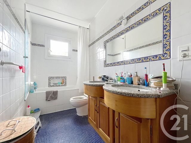 Afficher la photo en grand Appartement F8 à vendre - 8 pièces - 212.0 m2 - MONTPELLIER - 34 - LANGUEDOC-ROUSSILLON - Century 21 Granié Immobilier