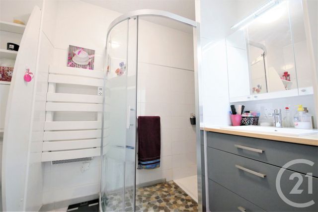 Appartement F3 à vendre - 3 pièces - 57.4 m2 - ST JEAN DE VEDAS - 34 - LANGUEDOC-ROUSSILLON - Century 21 Granié Immobilier