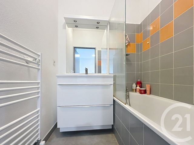 Appartement T2 à vendre - 2 pièces - 36.61 m2 - JUVIGNAC - 34 - LANGUEDOC-ROUSSILLON - Century 21 Granié Immobilier