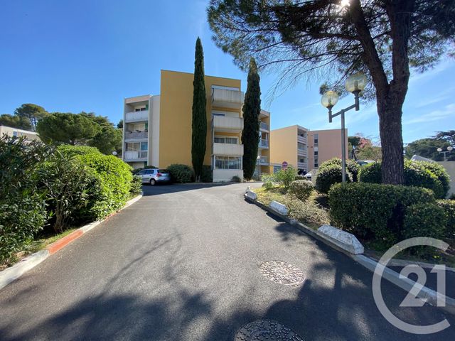 Appartement F1 à louer - 1 pièce - 26.0 m2 - MONTPELLIER - 34 - LANGUEDOC-ROUSSILLON - Century 21 Granié Immobilier