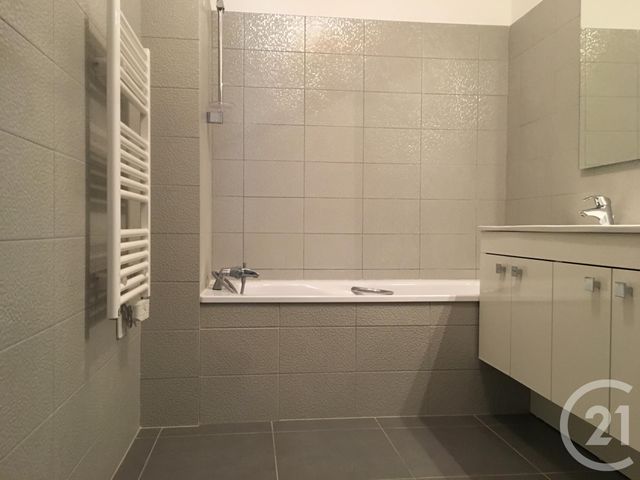Appartement F3 à louer - 3 pièces - 64.01 m2 - MONTPELLIER - 34 - LANGUEDOC-ROUSSILLON - Century 21 Granié Immobilier