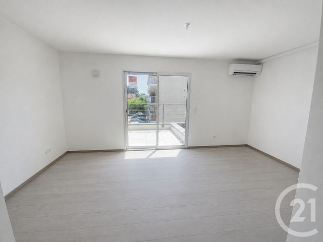 Appartement F1 à louer - 2 pièces - 40.0 m2 - MONTPELLIER - 34 - LANGUEDOC-ROUSSILLON - Century 21 Granié Immobilier